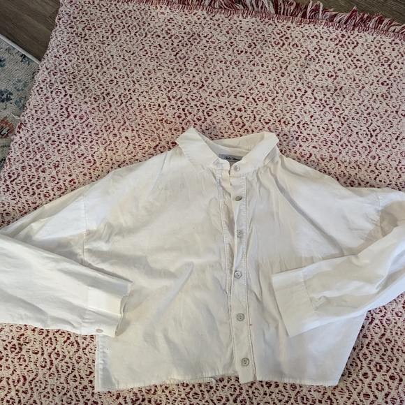 Cropped white button down. - Picture 1 of 2
